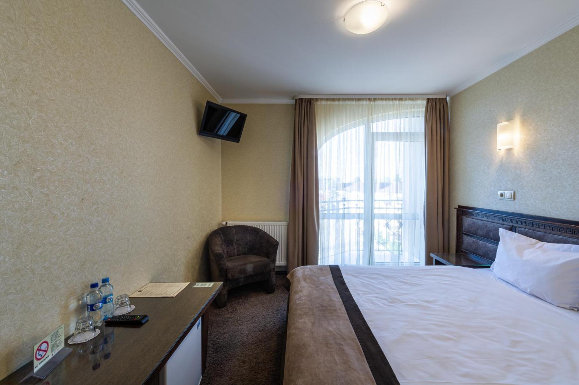 Avalon Palace Ternopil Exteriör bild