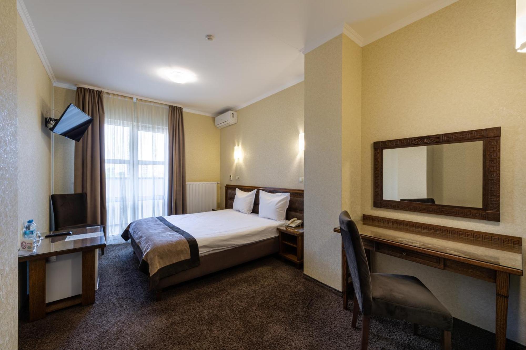 Avalon Palace Ternopil Exteriör bild